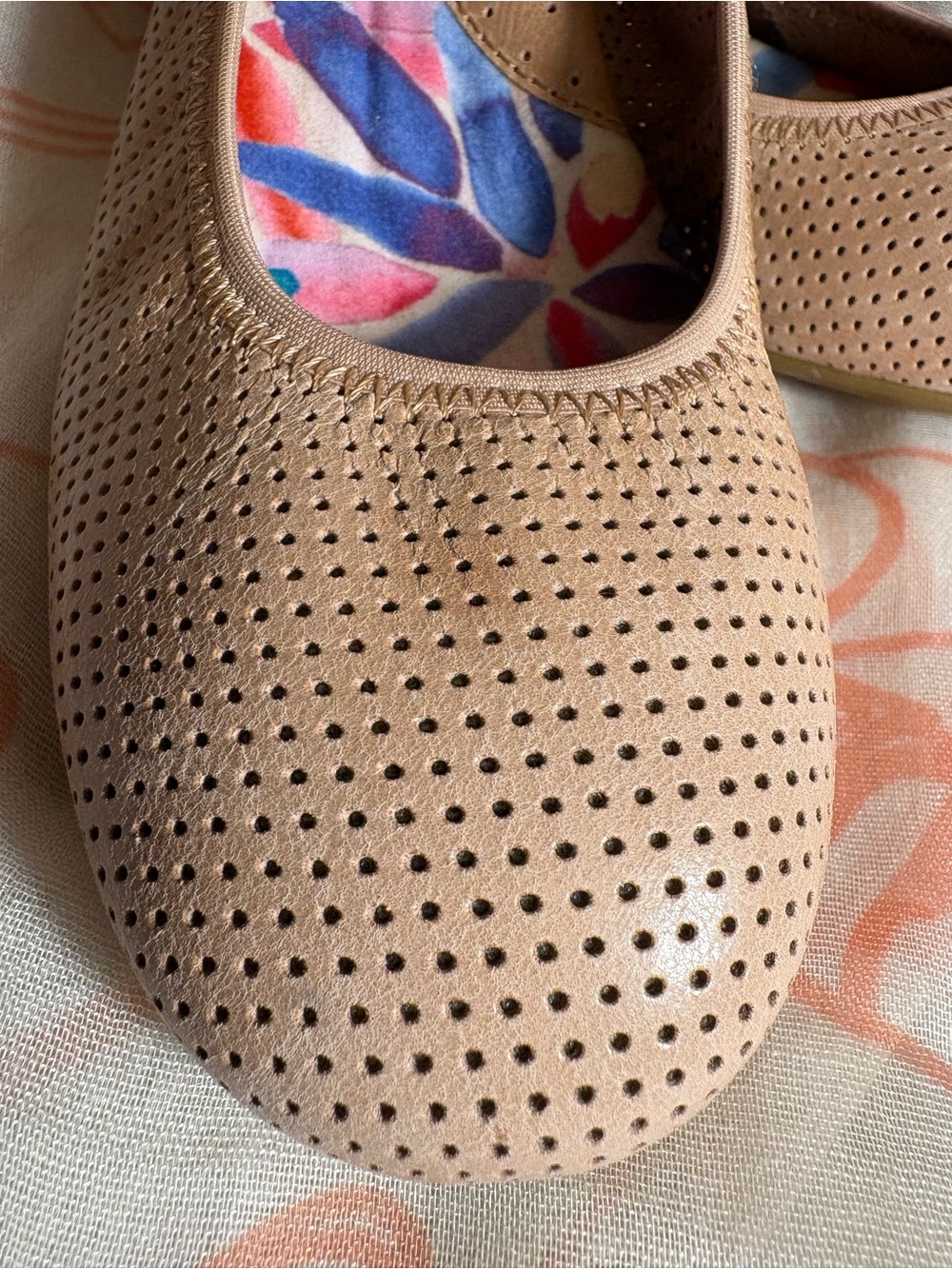 Born Julianne Perforated Blush/Beige Leather Ballet Flats w Colorful Interior 8M - Picture 8 of 10
